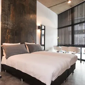 Midtown Apartahotel